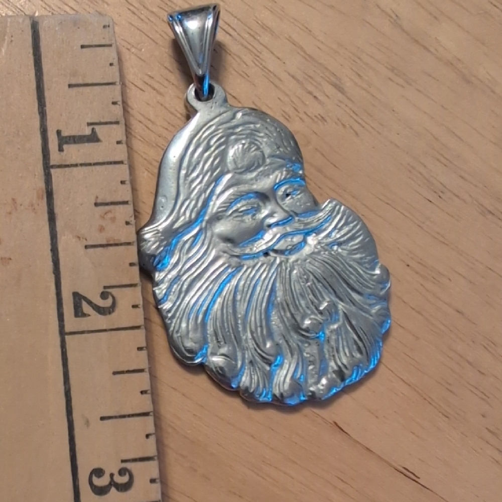 Pewter Silver Santa Claus Pendant - Picture 3 of 3